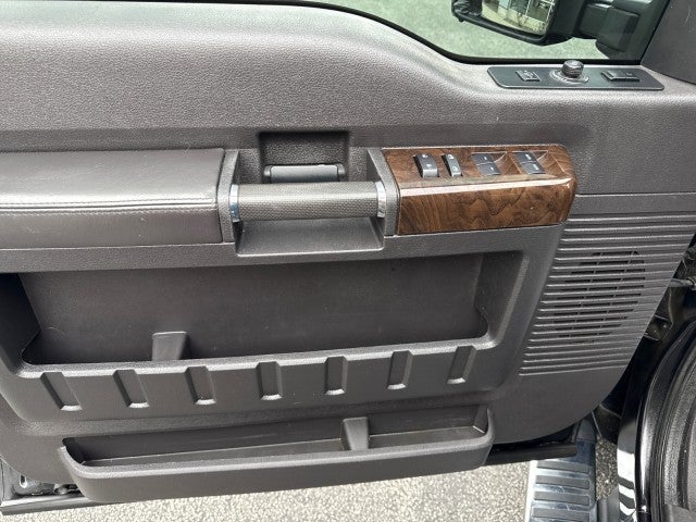 2015 Ford Super Duty F-250 SRW Lariat