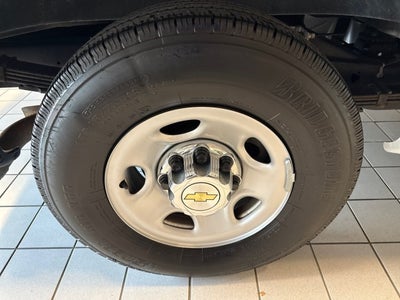 2024 Chevrolet Express Passenger 3500 1LT