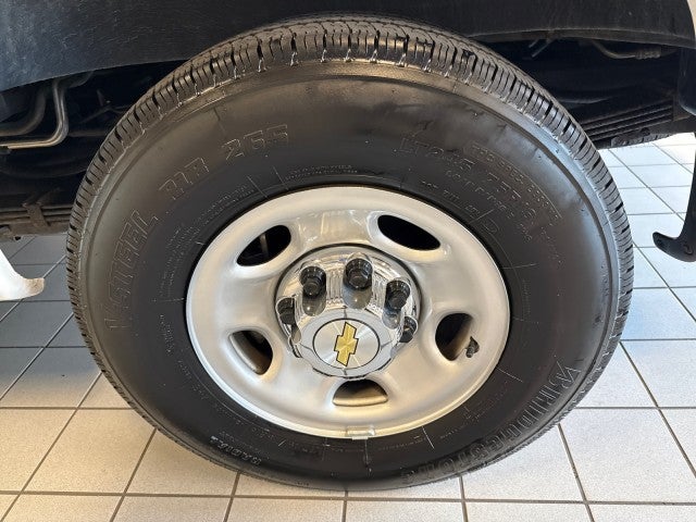 2024 Chevrolet Express Passenger 3500 1LT