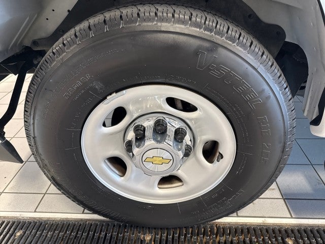 2024 Chevrolet Express Passenger 3500 1LT