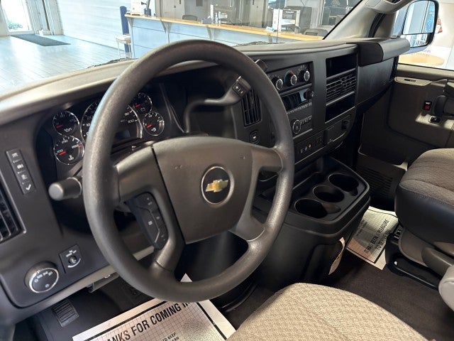 2024 Chevrolet Express Passenger 3500 1LT