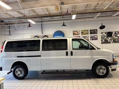 2024 Chevrolet Express Passenger 3500 1LT