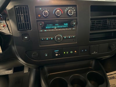 2024 Chevrolet Express Passenger 3500 1LT
