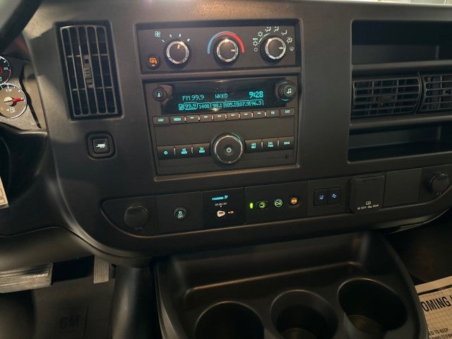 2024 Chevrolet Express Passenger 3500 1LT