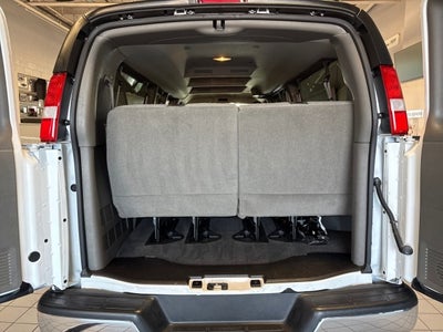 2024 Chevrolet Express Passenger 3500 1LT