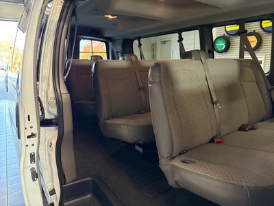 2024 Chevrolet Express Passenger 3500 1LT