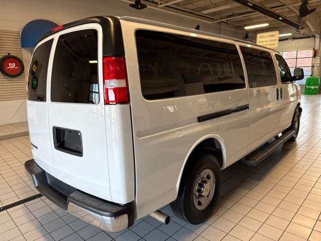 2024 Chevrolet Express Passenger 3500 1LT