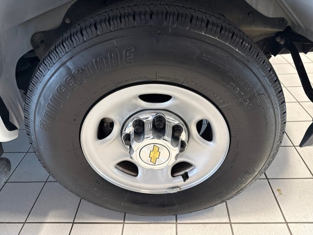 2024 Chevrolet Express Passenger 3500 1LT