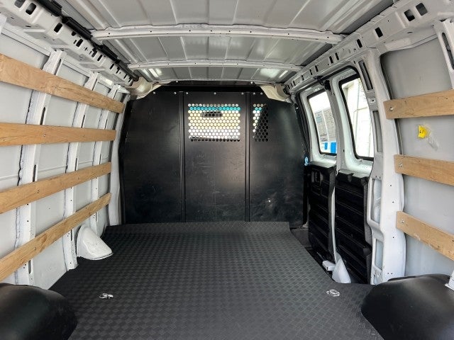 2022 Chevrolet Express Cargo 2500 WT