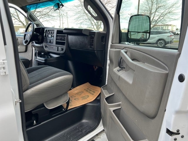 2022 Chevrolet Express Cargo 2500 WT