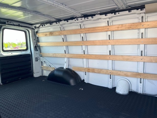 2022 Chevrolet Express Cargo 2500 WT