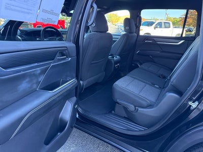 2025 GMC Acadia Elevation