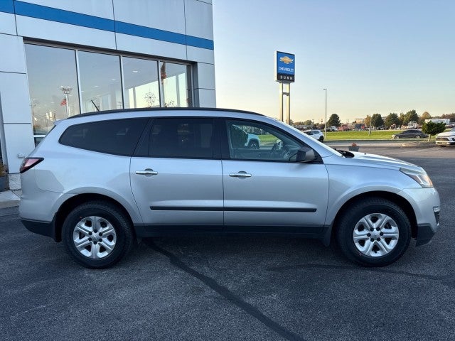 Used 2016 Chevrolet Traverse LS with VIN 1GNKRFED1GJ184535 for sale in Oregon, OH