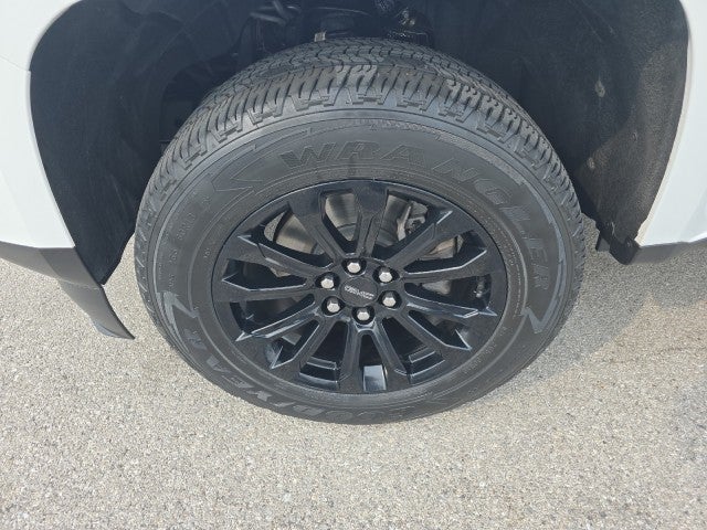 2022 GMC Canyon Elevation Standard