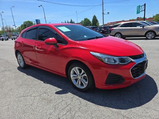 2019 Chevrolet Cruze LS Hatchback Auto's photo