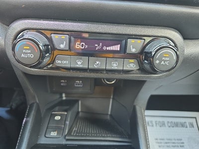 2021 Nissan Kicks SR