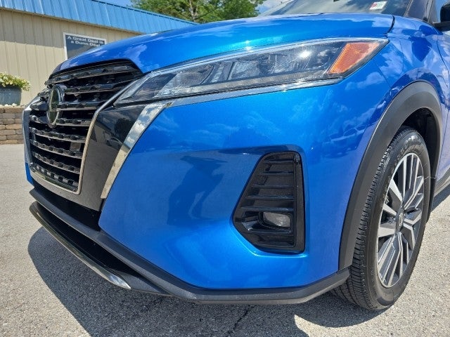 2021 Nissan Kicks SR